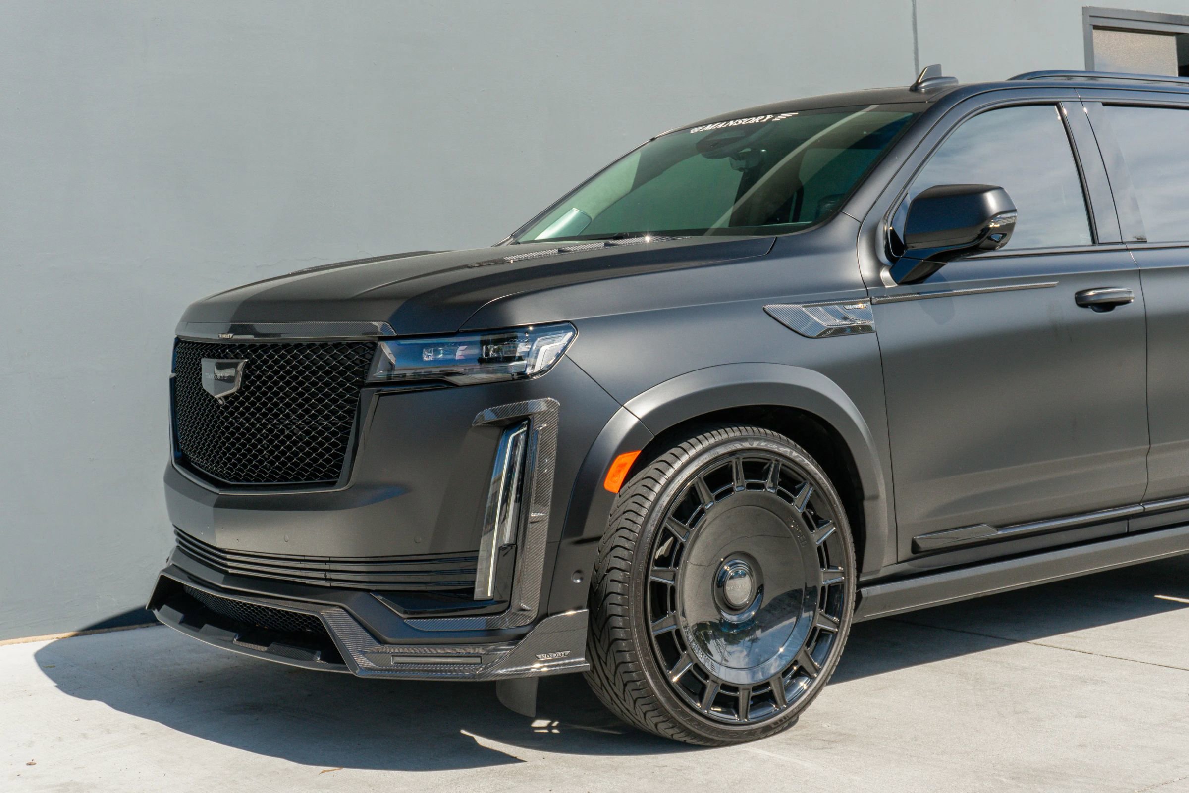 Used 2024 Cadillac Escalade Sport Platinum w/ LPO, ONYX Package image 20