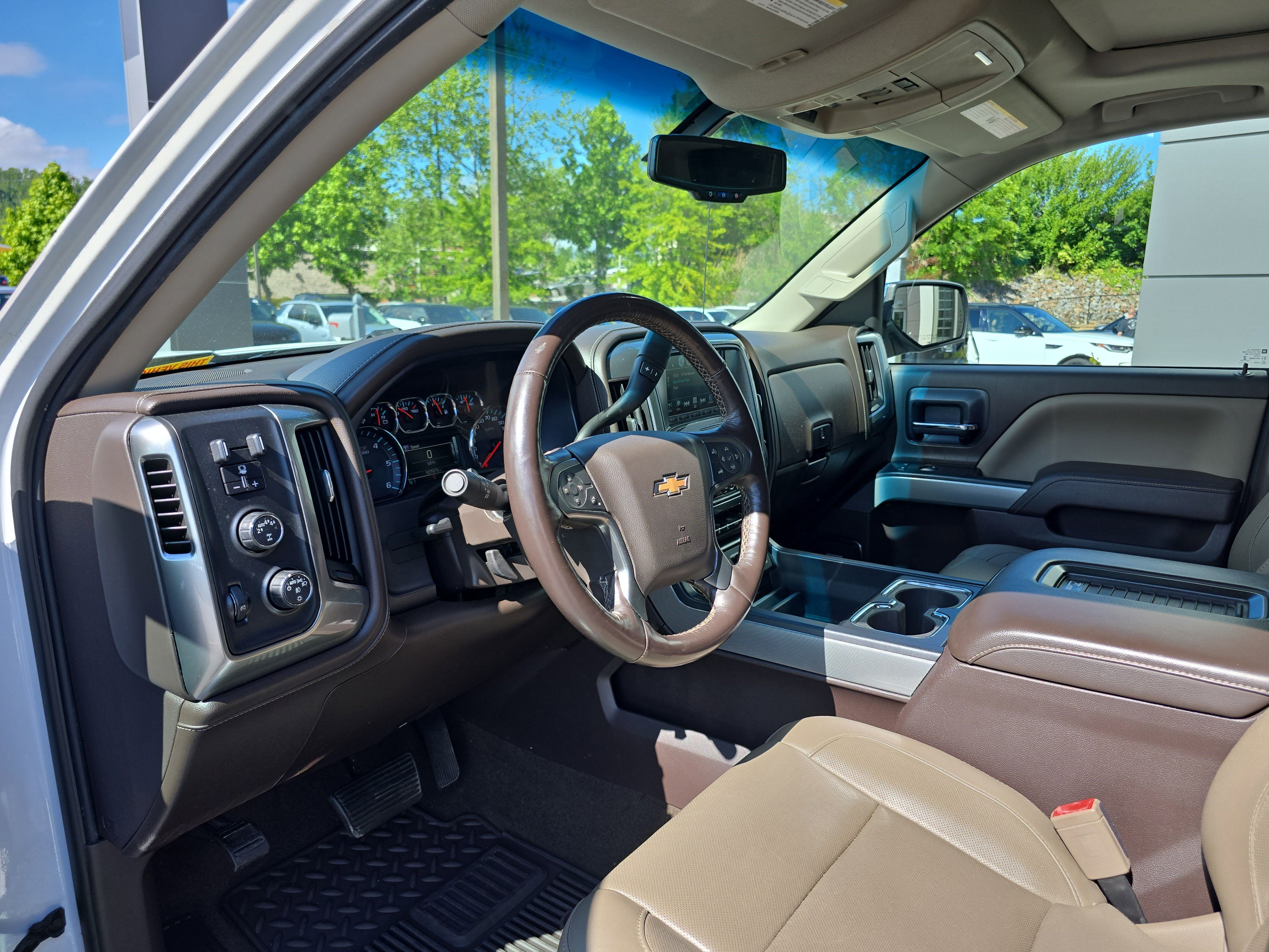 Used 2018 Chevrolet Silverado 1500 LTZ Z71 w/ LTZ Plus Package AWD/4WD image 22
