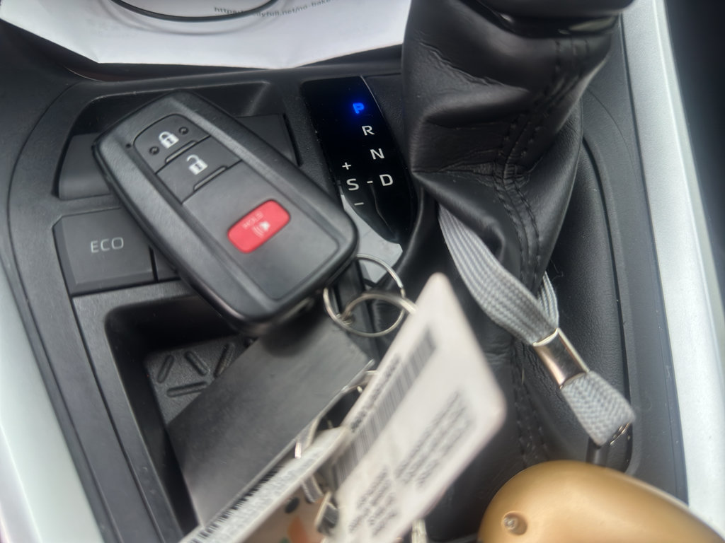 Used 2019 Toyota RAV4 Limited w/ Advanced Technology Package FWD image 7