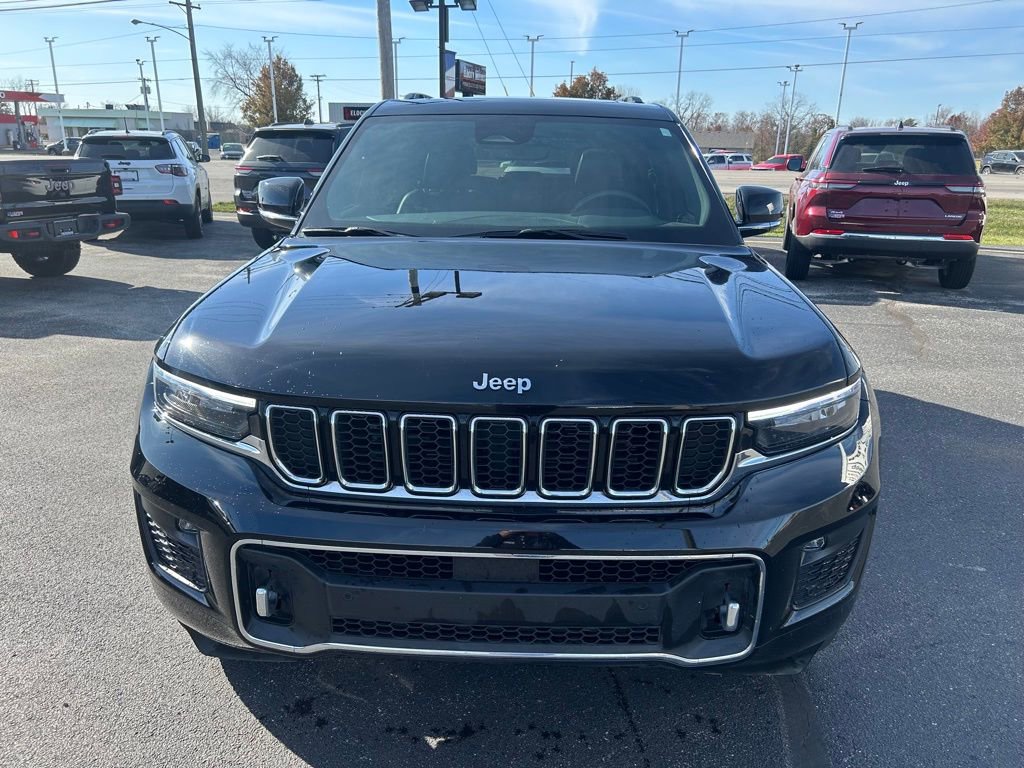 Used 2023 Jeep Grand Cherokee Overland image 2