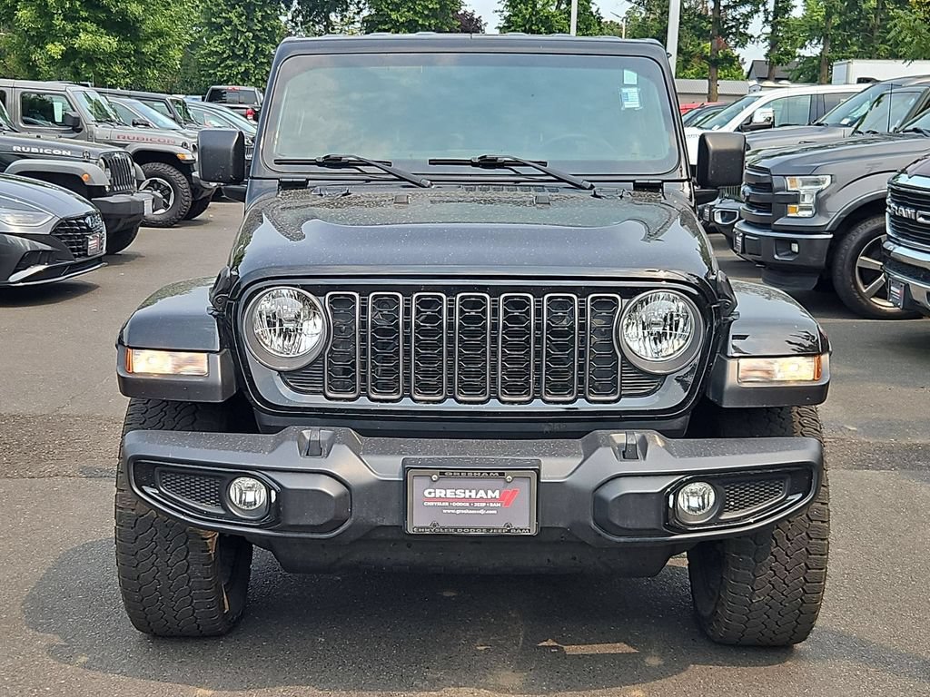 Certified 2024 Jeep Gladiator Sport AWD/4WD image 2