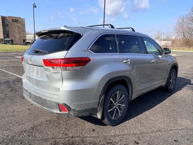 Used 2018 Toyota Highlander XLE AWD/4WD image 5