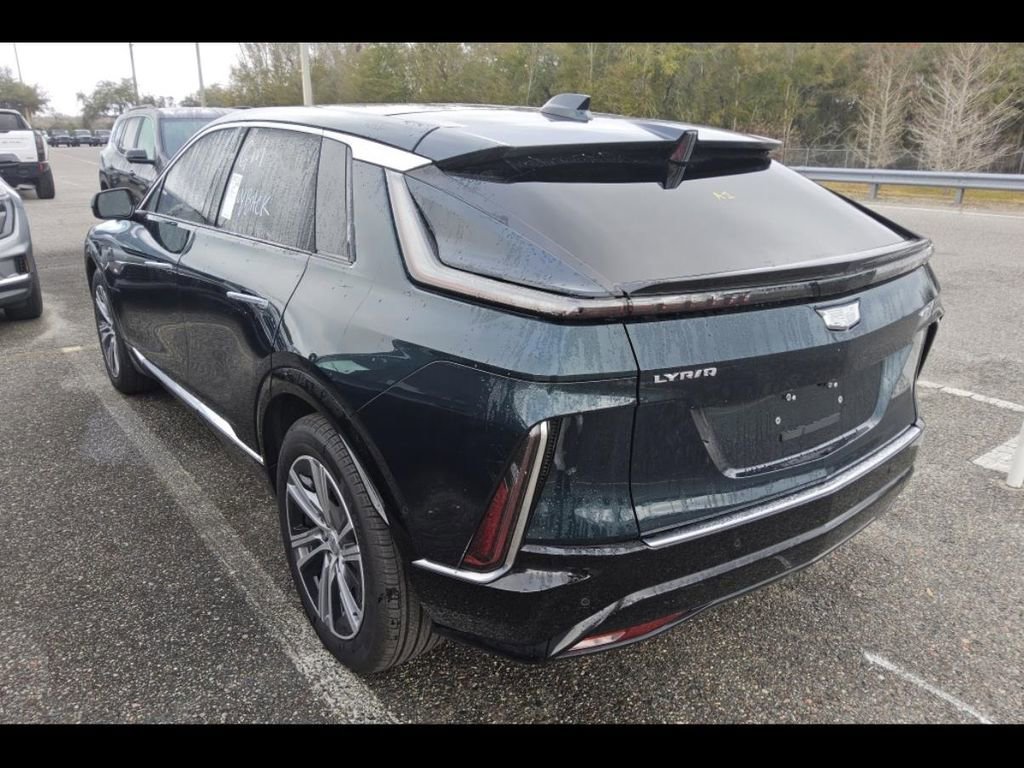 Used 2025 Cadillac Lyriq Luxury image 7