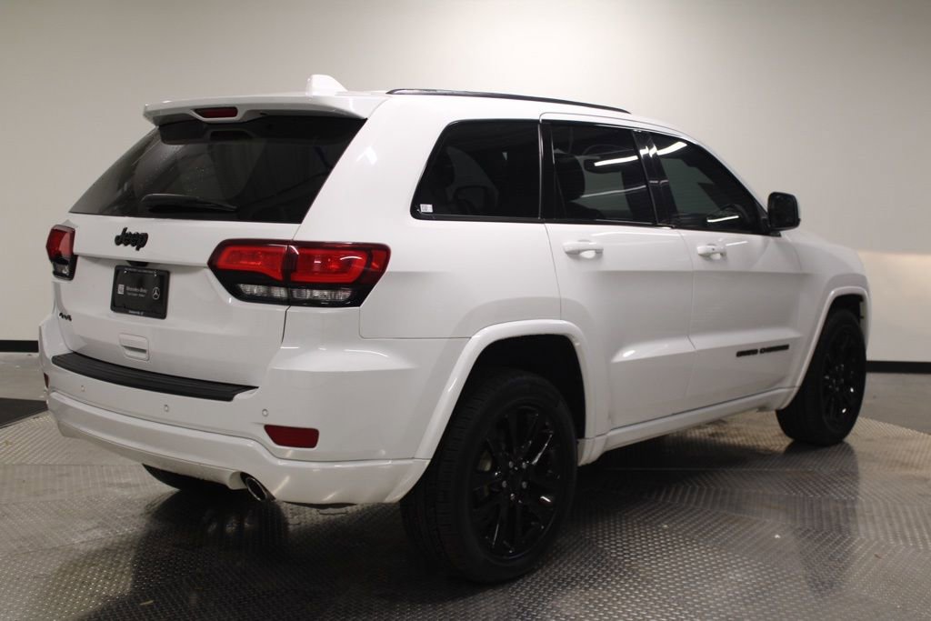 Used 2019 Jeep Grand Cherokee Altitude AWD/4WD image 7
