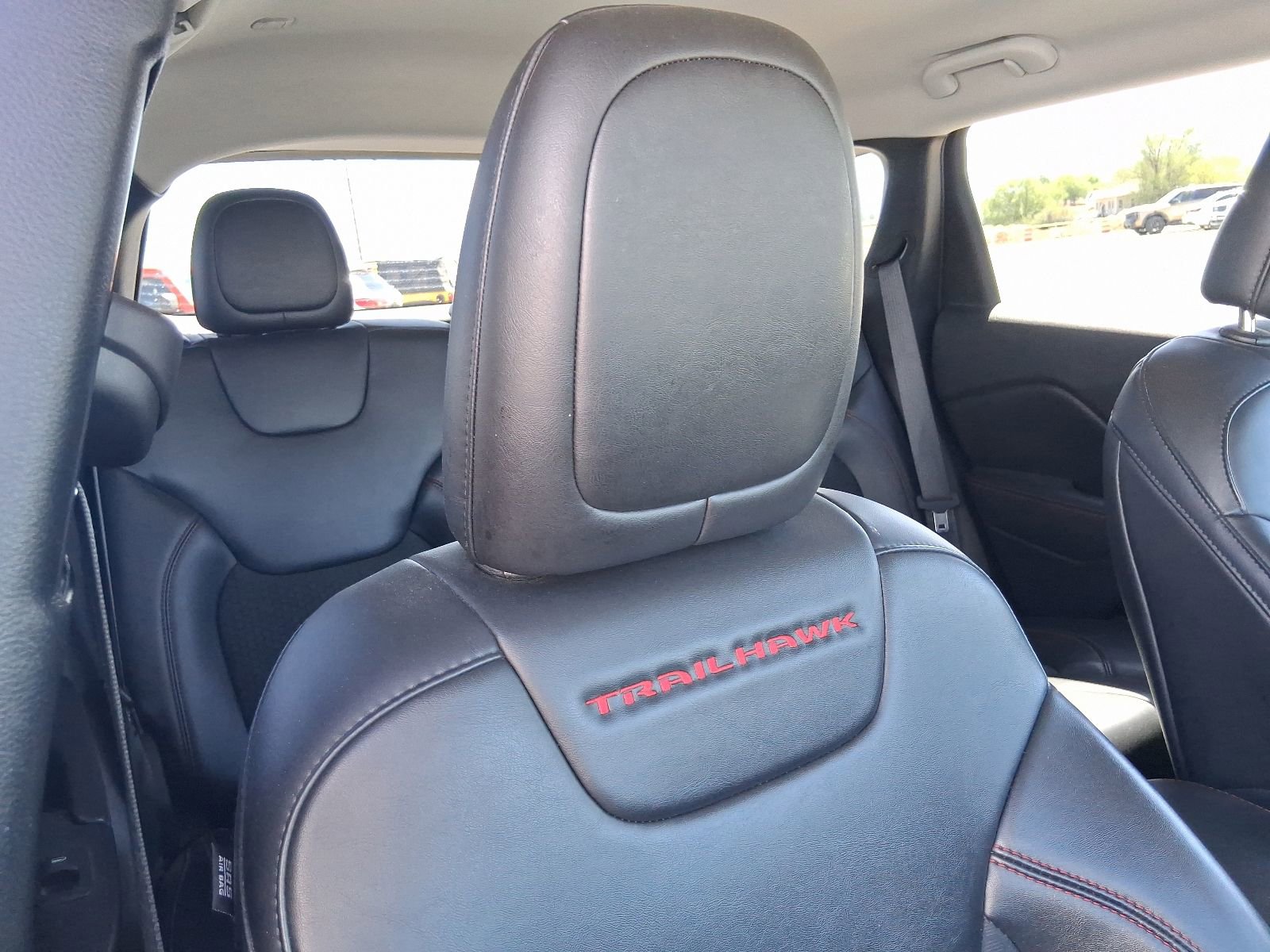 Used 2020 Jeep Cherokee Trailhawk w/ Cold Weather Group AWD/4WD image 12