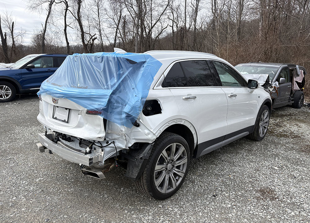 Used 2023 Cadillac XT4 Premium Luxury w/ Technology Package image 2