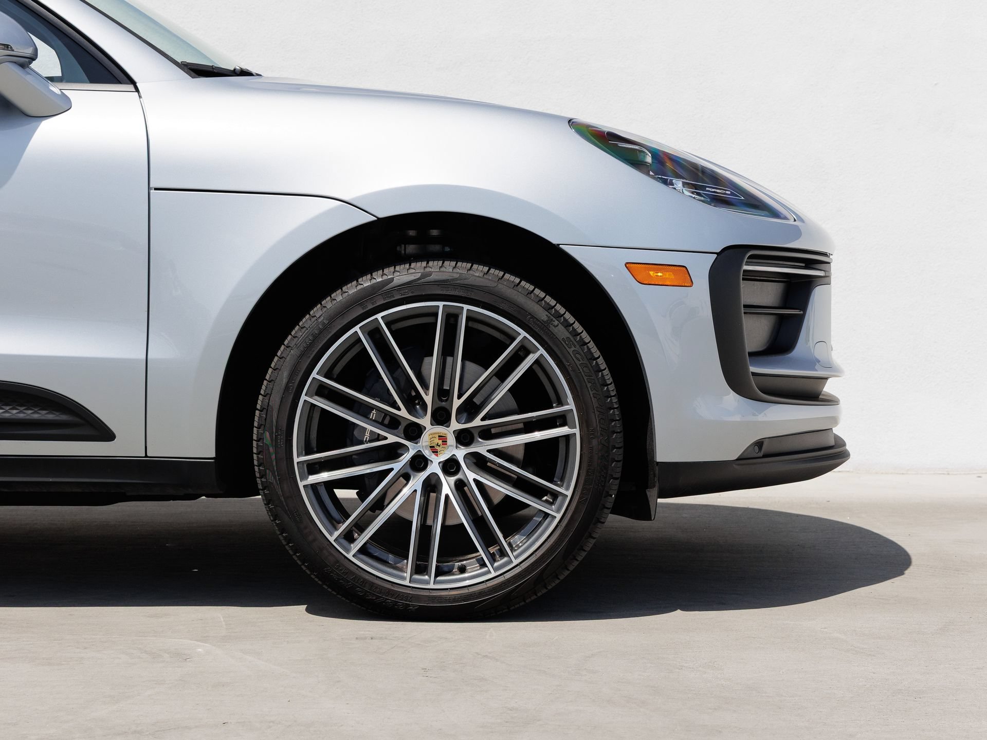 Certified 2026 Porsche Macan AWD/4WD image 11