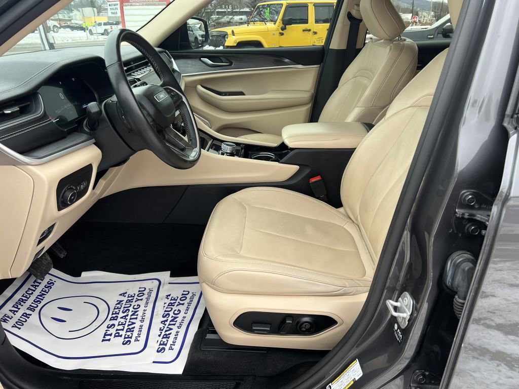 Used 2022 Jeep Grand Cherokee L Limited image 12