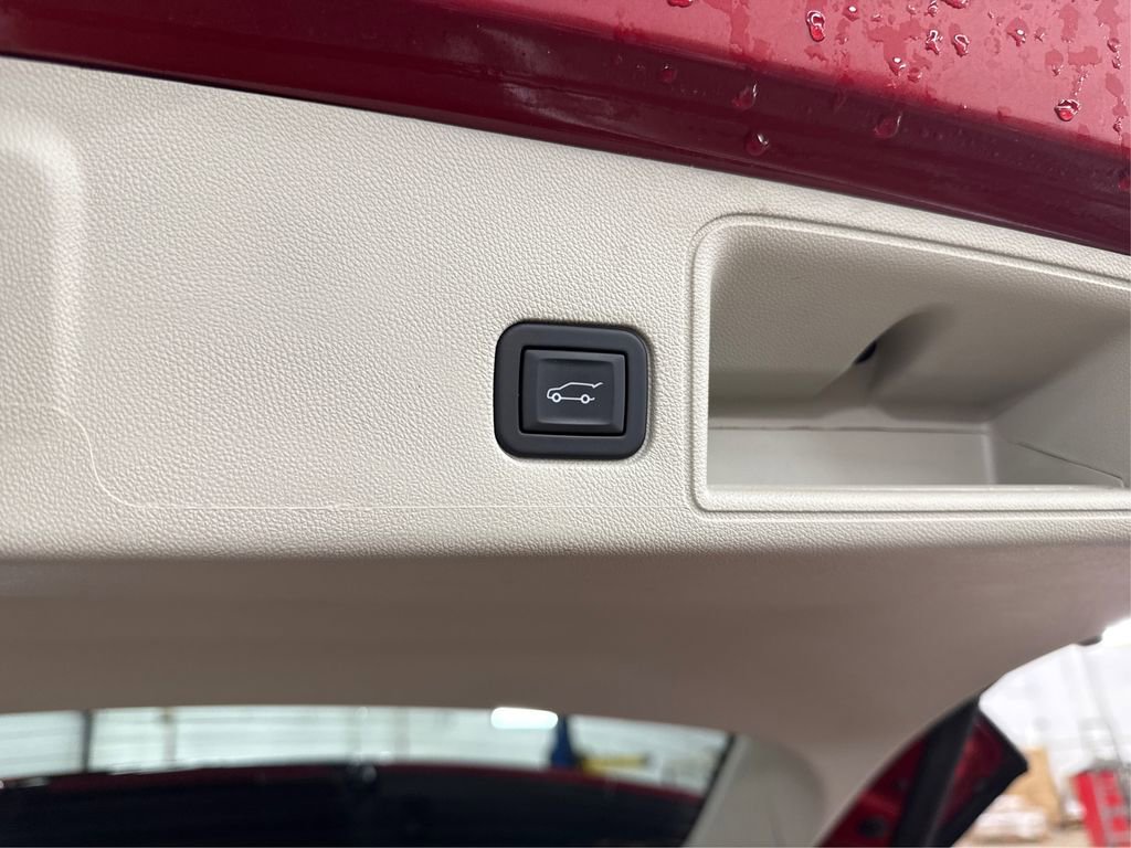 Used 2023 GMC Terrain Denali image 14