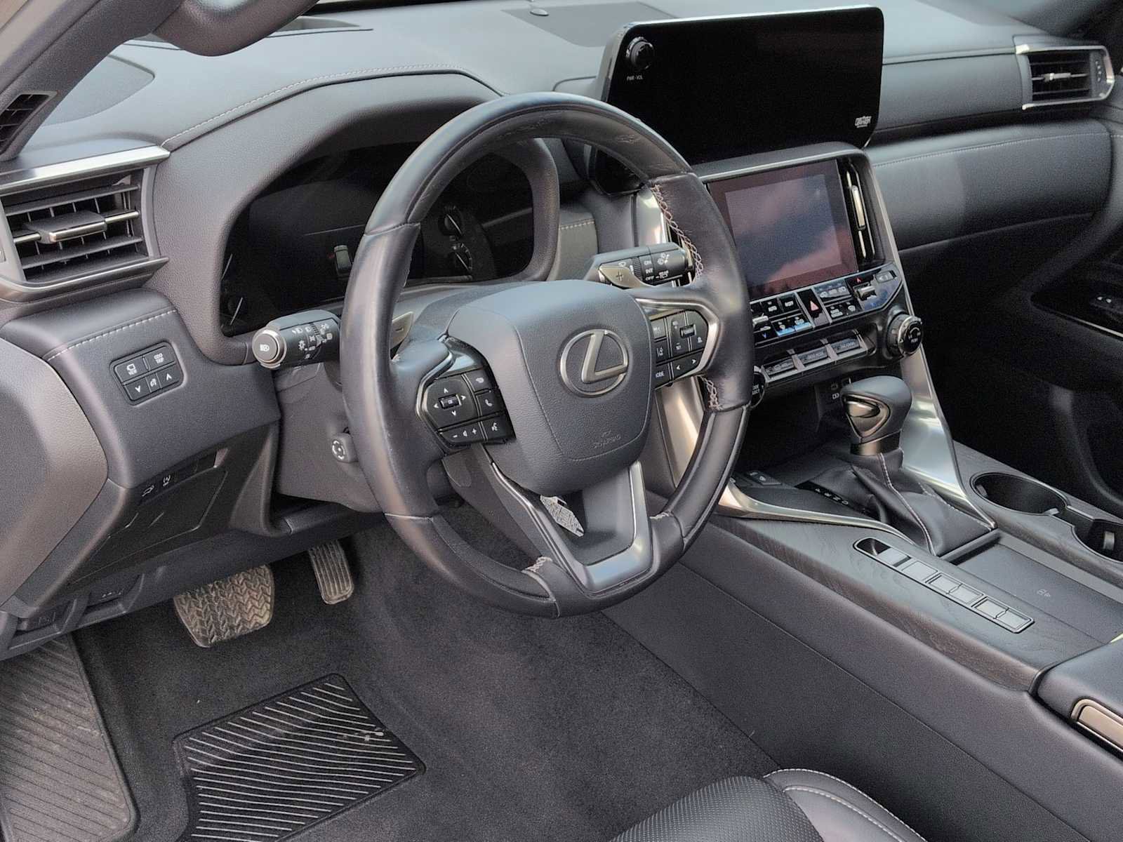 Used 2023 Lexus LX 600 4WD w/ Appearance Package image 10