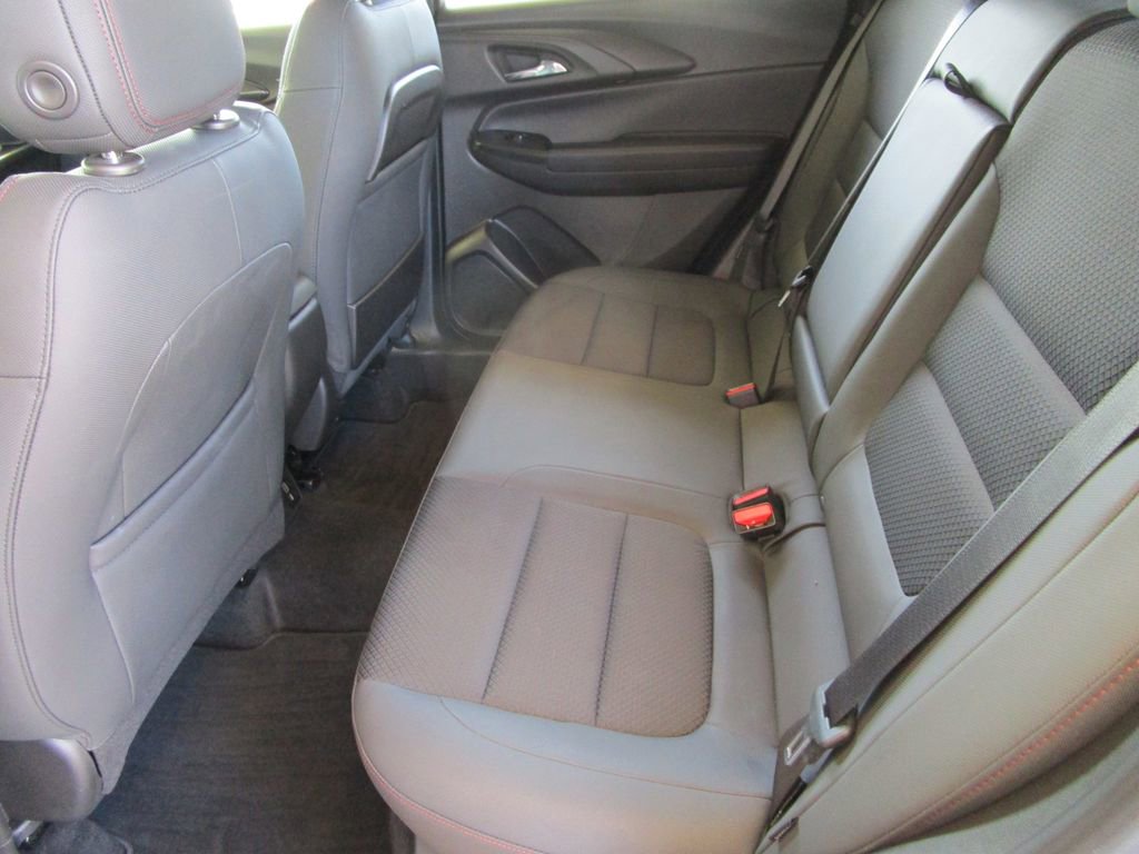 Used 2022 Chevrolet TrailBlazer RS w/ Sun and Liftgate Package image 16