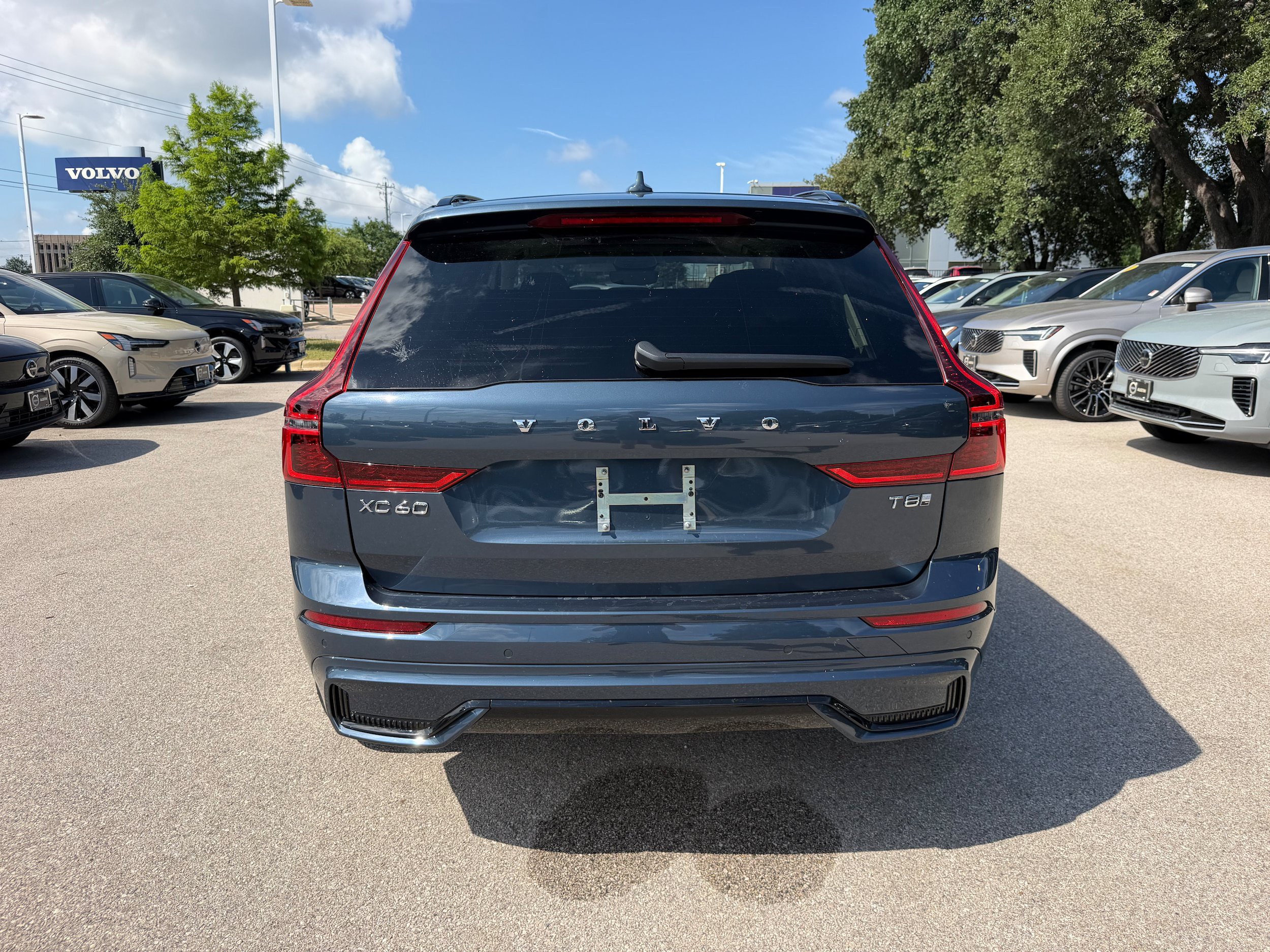 New 2026 Volvo XC60 T8 Ultra w/ Climate Package AWD/4WD image 5