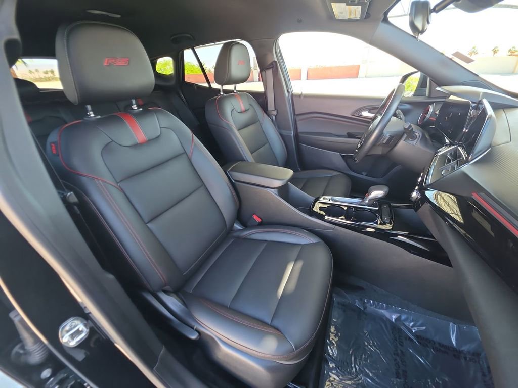 Used 2024 Chevrolet Trax RS w/ Driver Confidence Package image 29