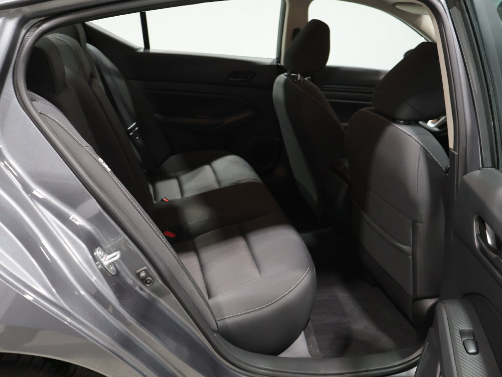 Used 2025 Nissan Altima 2.5 SV FWD image 21
