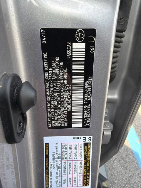 Used 2018 Toyota C-HR XLE FWD image 10
