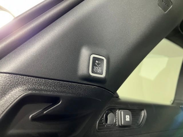 Used 2025 Jeep Grand Cherokee Limited AWD/4WD image 44