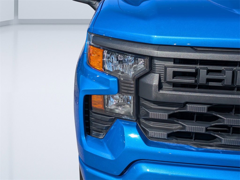 Used 2025 Chevrolet Silverado 1500 Custom image 9