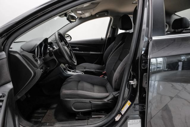 Used 2015 Chevrolet Cruze LT FWD image 6