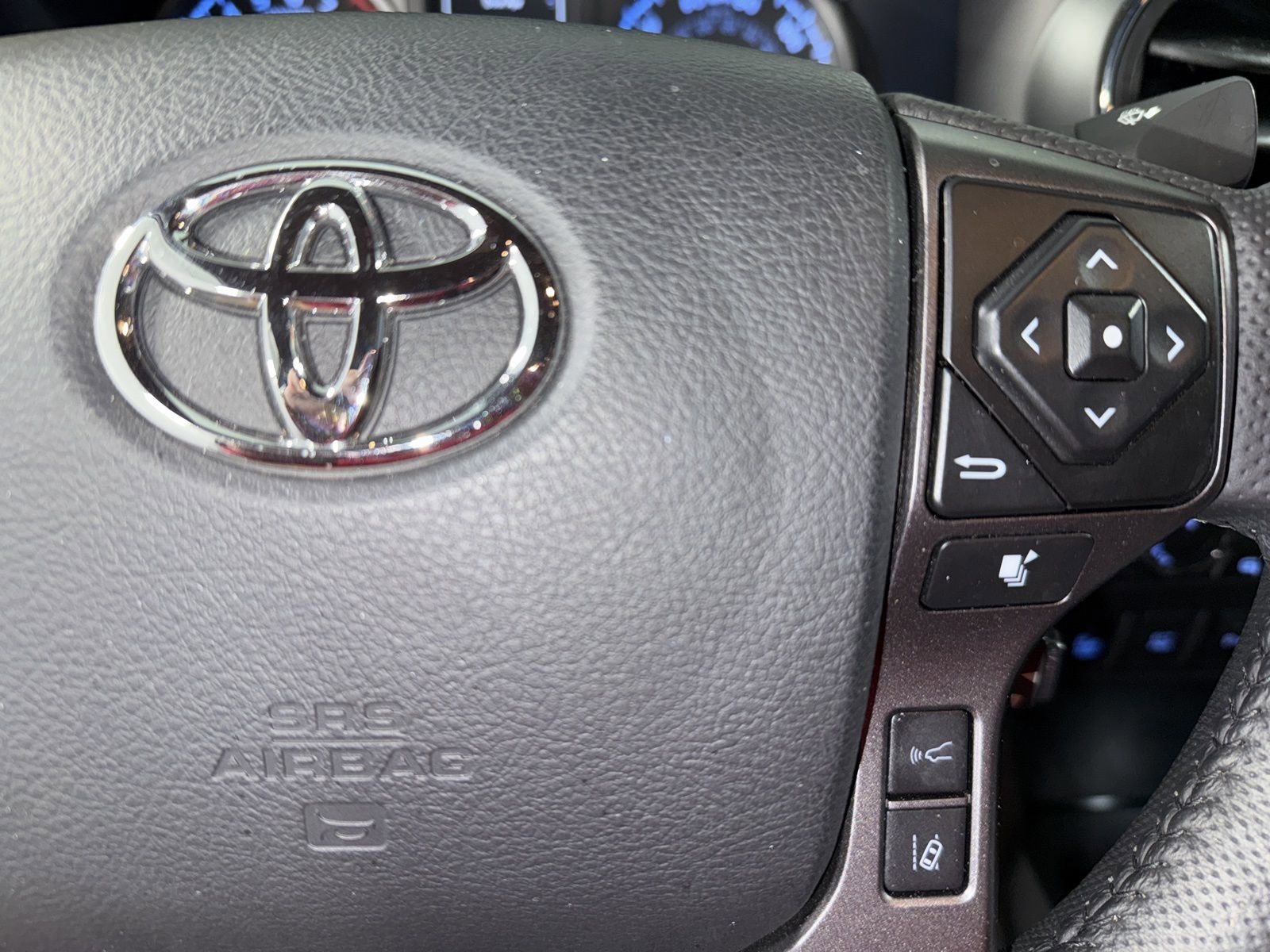 Used 2023 Toyota Tacoma TRD Off-Road w/ Technology Package image 27