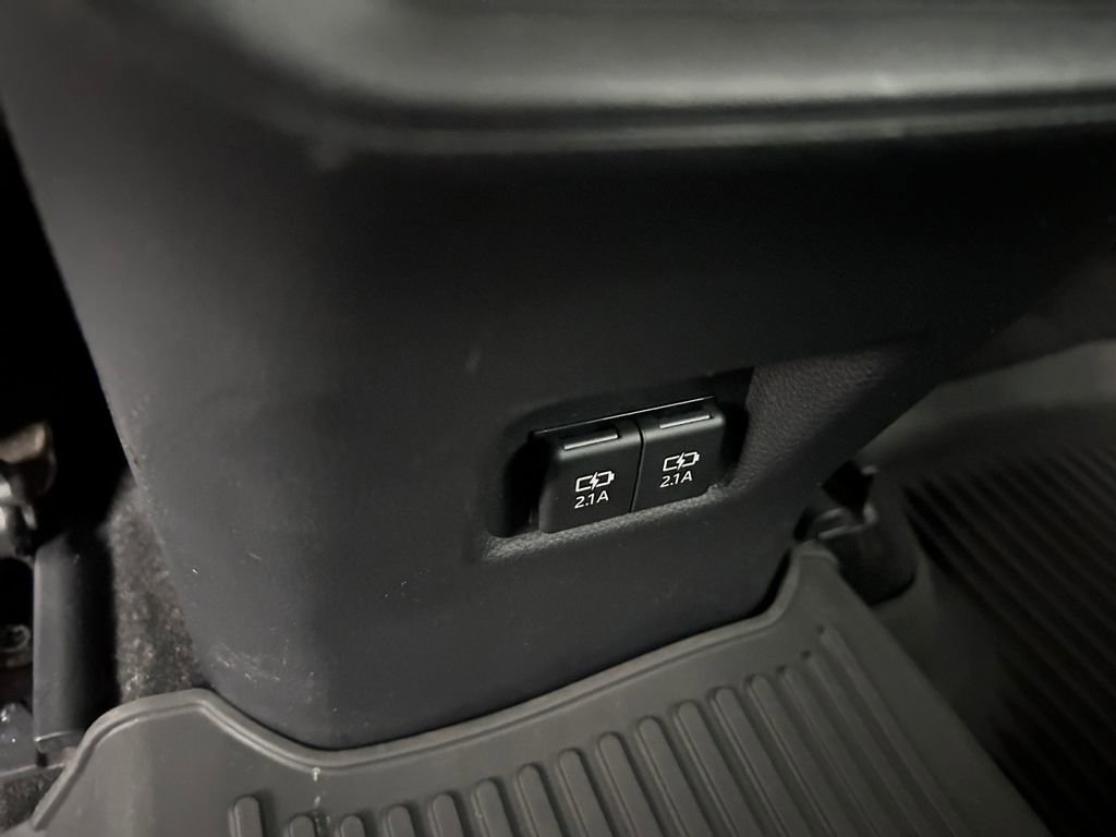 Used 2021 Toyota RAV4 XLE image 36