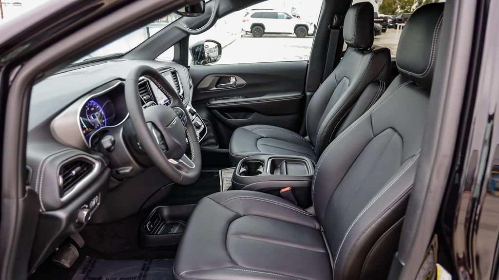 New 2027 Chrysler Pacifica Select FWD image 21