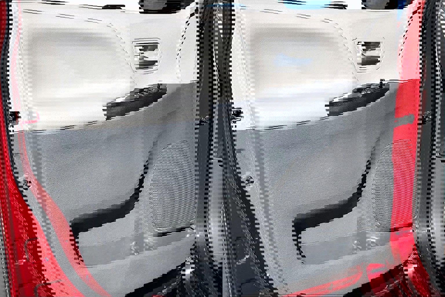 Used 2018 Toyota Sienna LE image 16