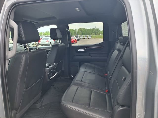 Used 2023 GMC Sierra 1500 SLT w/ SLT Premium Plus Package AWD/4WD image 12