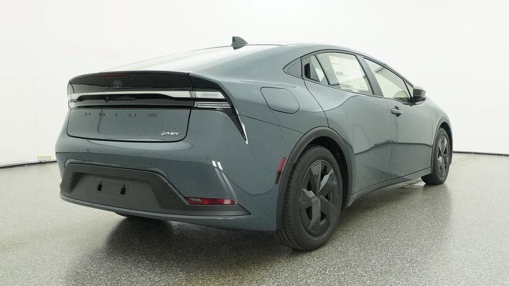 New 2027 Toyota Prius Plug-In Hybrid FWD image 24