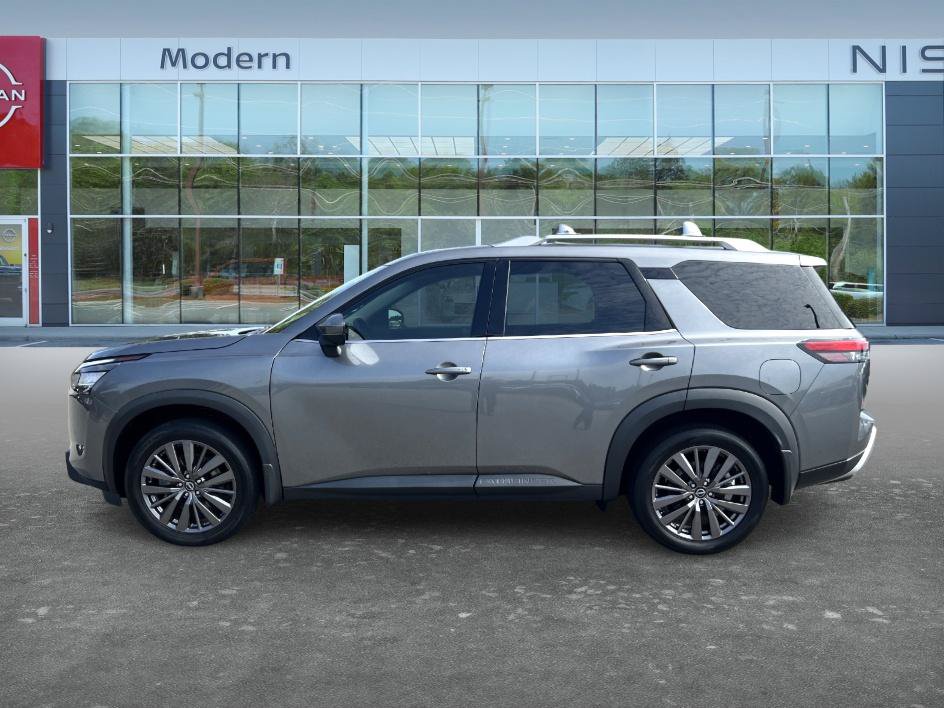 Certified 2024 Nissan Pathfinder SL w/ SL Premium Package FWD image 8