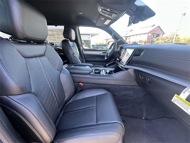 New 2025 Jeep Wagoneer 4WD image 35