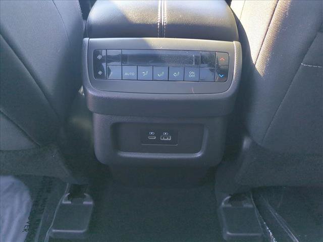 Used 2022 Nissan Pathfinder SV w/ SV Premium Package FWD image 17