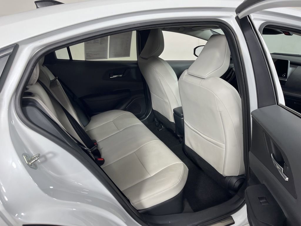 Used 2024 Toyota Prius XLE AWD/4WD image 8