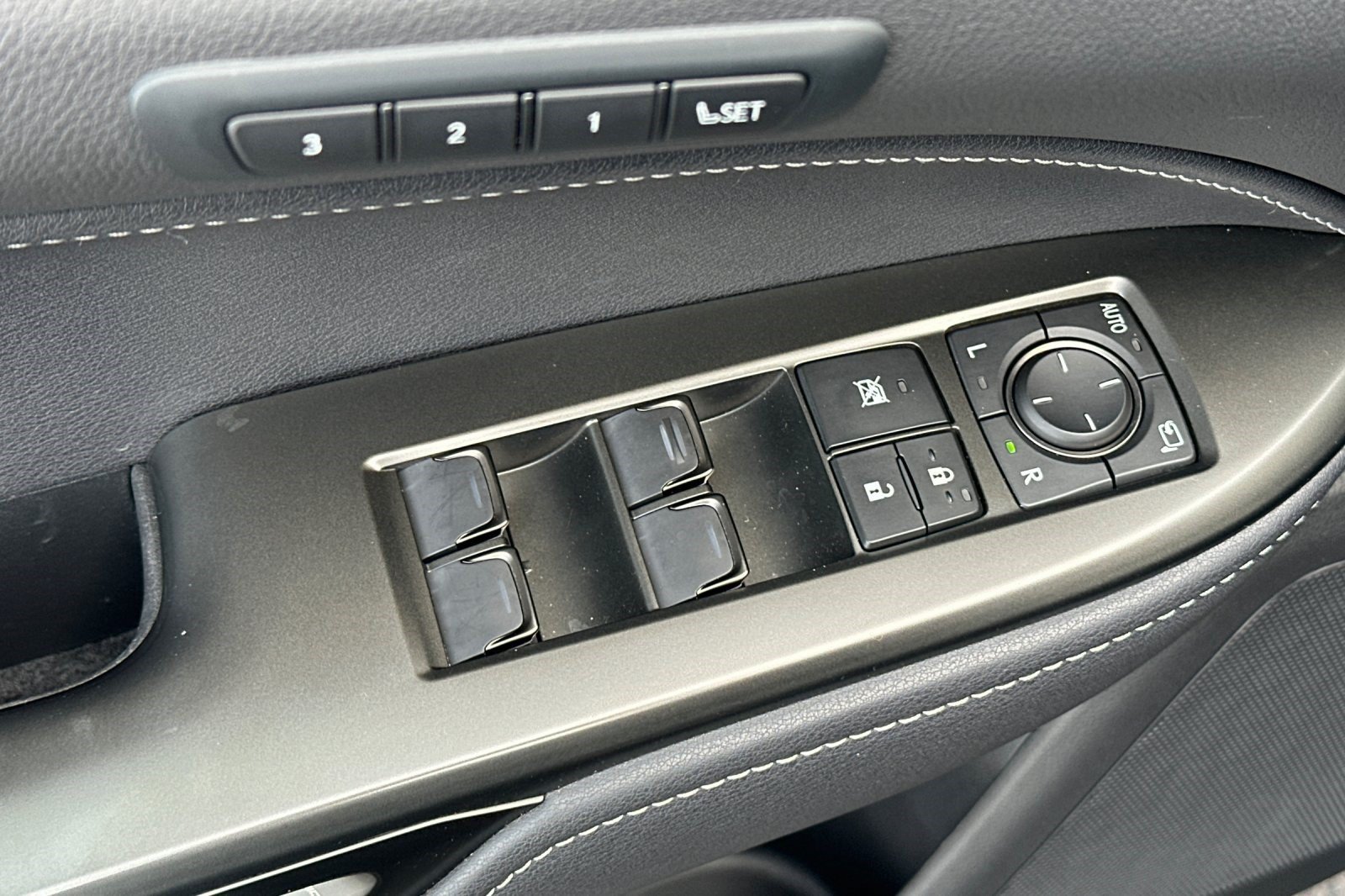 Certified 2026 Lexus NX 350h AWD w/ Accessory Package (2T) image 14