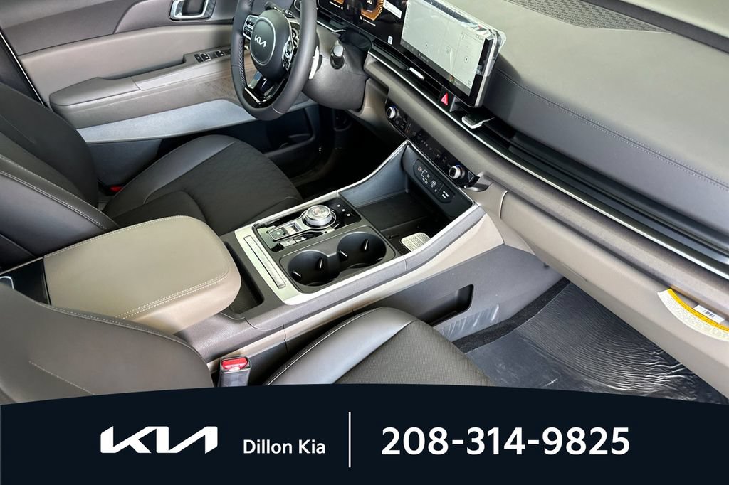 New 2026 Kia Carnival EX FWD image 18