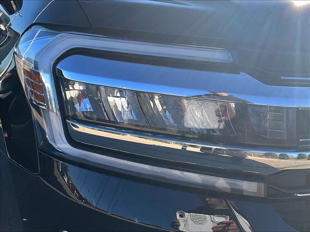 Used 2024 Ford Expedition Limited AWD/4WD image 30