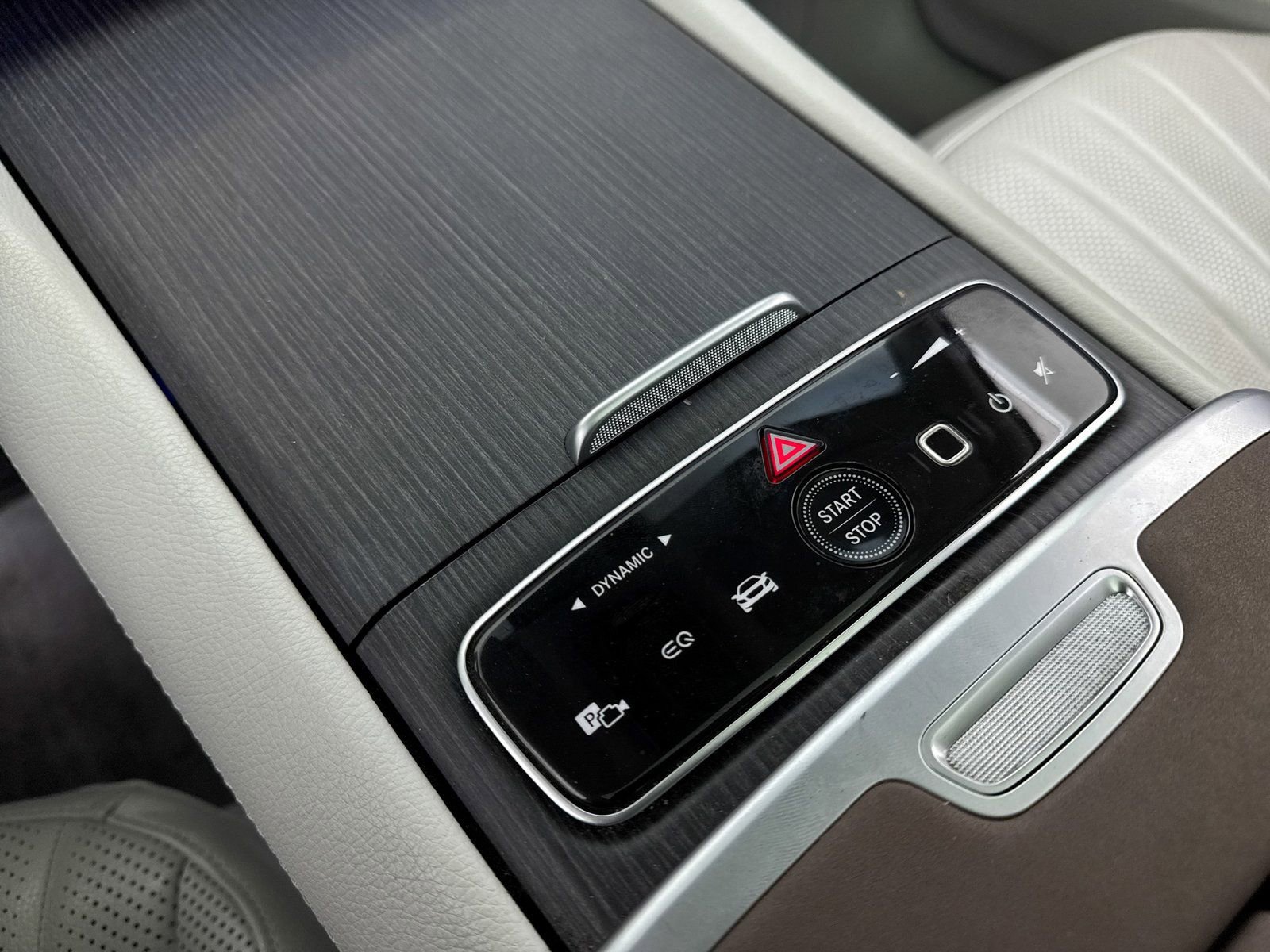 Used 2023 Mercedes-Benz EQS 580 4MATIC SUV image 10