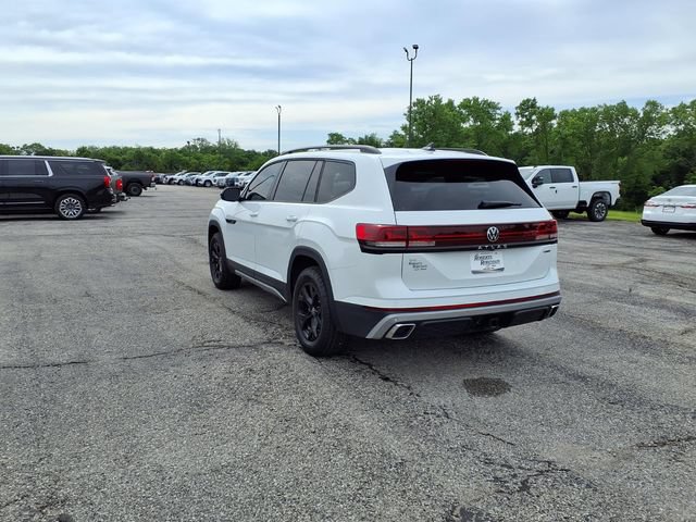 Used 2025 Volkswagen Atlas Peak Edition SE AWD/4WD image 30