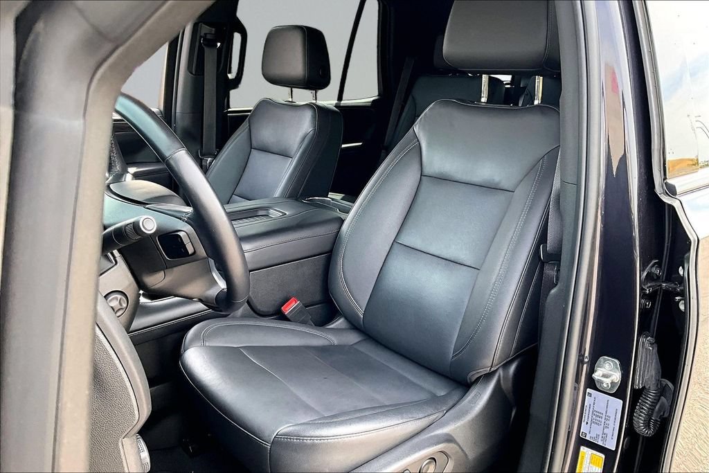 Used 2022 Chevrolet Tahoe Z71 w/ Luxury Package AWD/4WD image 23