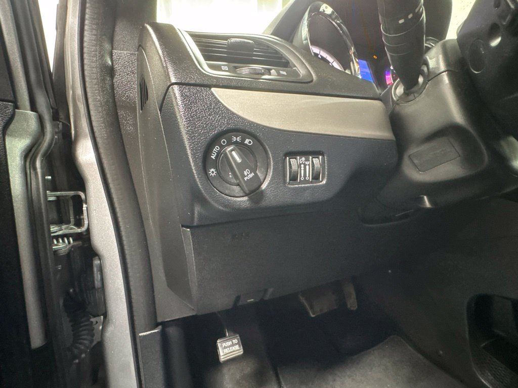 Used 2019 Dodge Grand Caravan GT w/ Safety Sphere Group FWD image 18