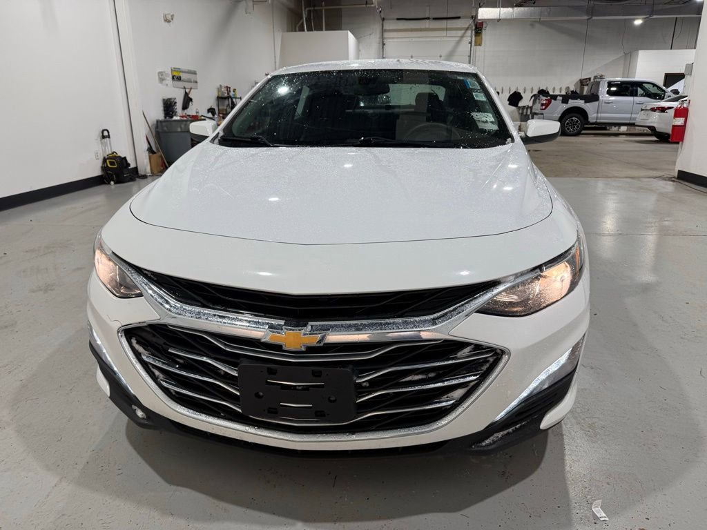 Used 2022 Chevrolet Malibu LT FWD image 3