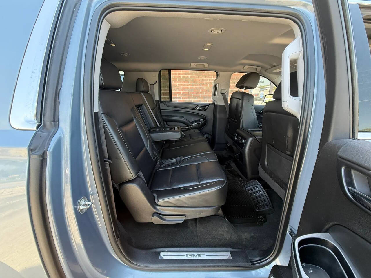 Used 2016 GMC Yukon XL SLT AWD/4WD image 9