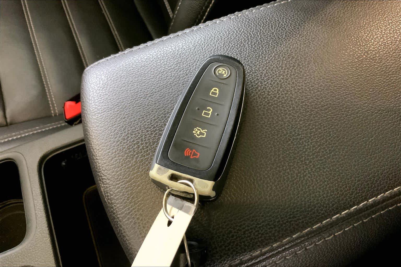 Used 2018 Ford Escape Titanium w/ Ford Safe & Smart Package AWD/4WD image 14