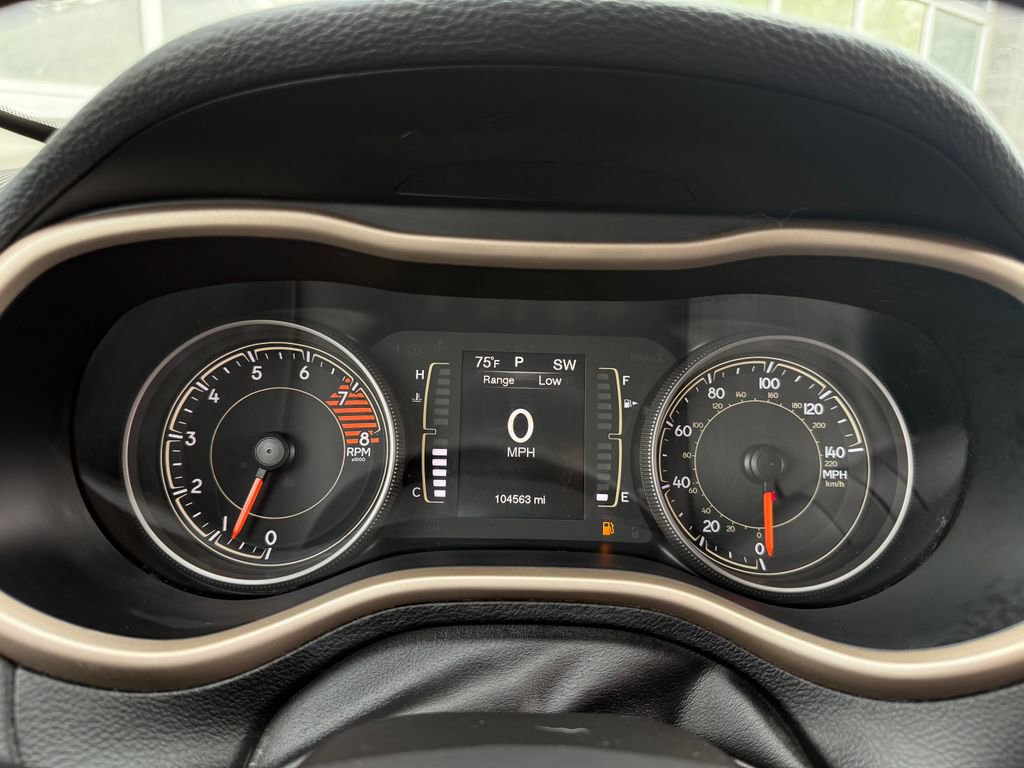 Used 2018 Jeep Cherokee Latitude AWD/4WD image 42