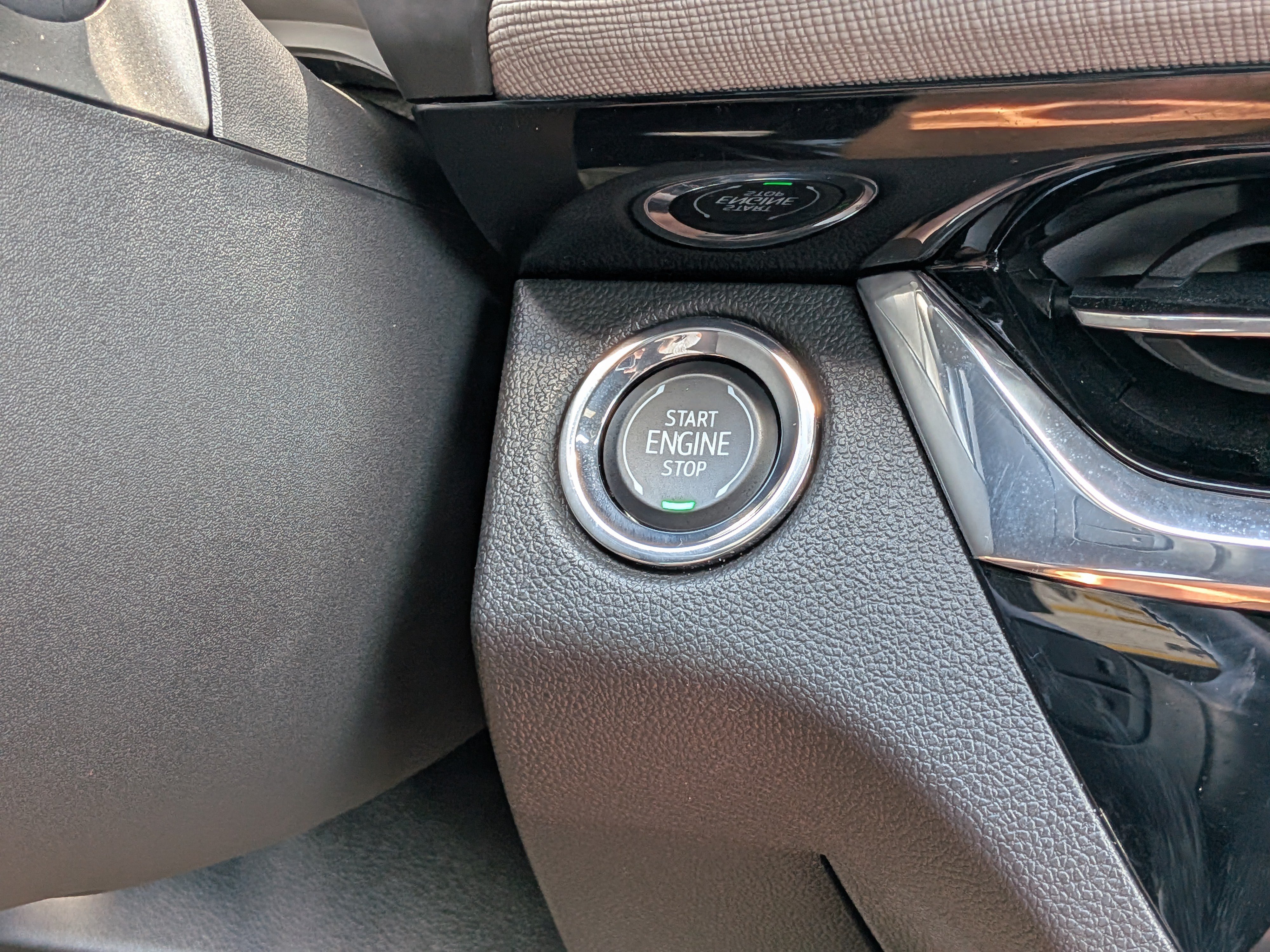 Used 2025 Buick Envista Avenir FWD image 30