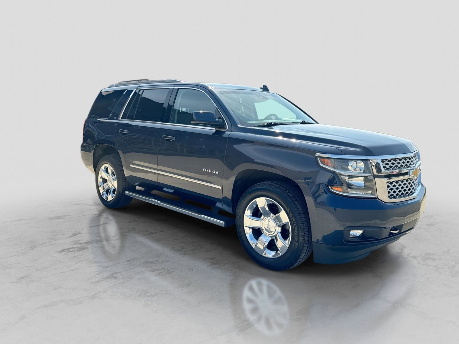 Used 2018 Chevrolet Tahoe LT w/ LT Signature Package AWD/4WD image 10