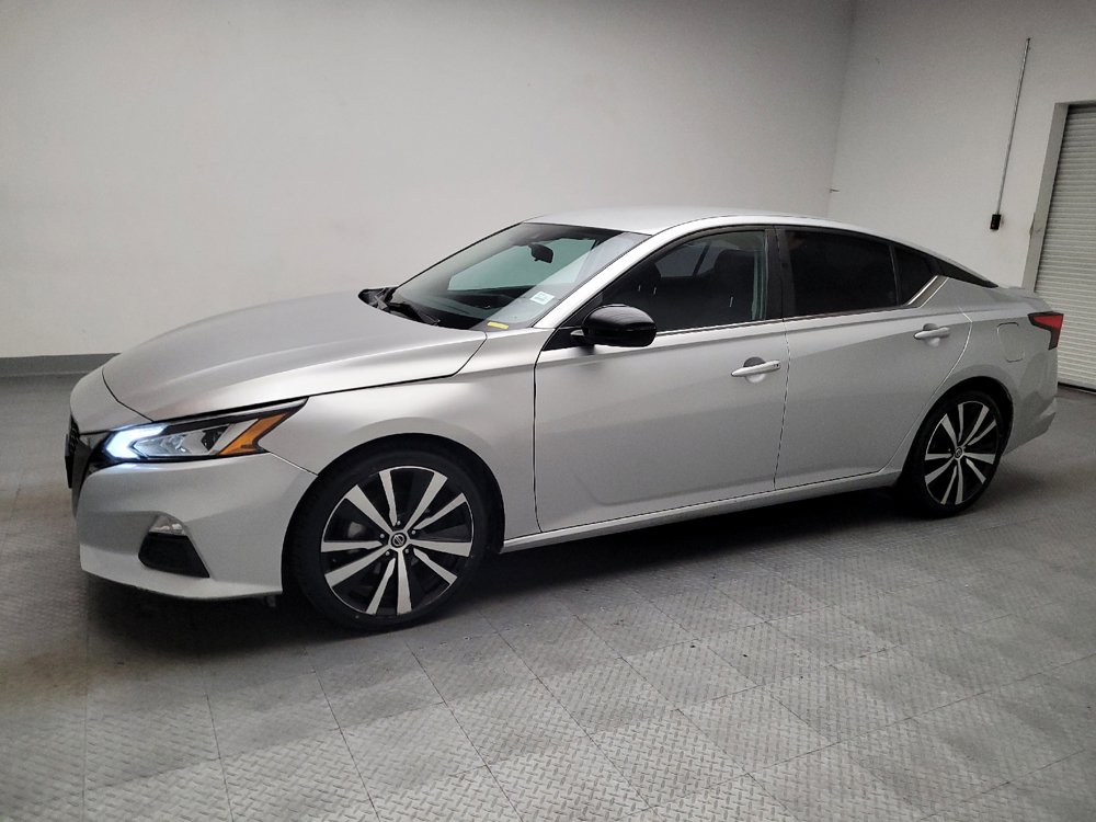 Used 2021 Nissan Altima 2.5 SR FWD image 2