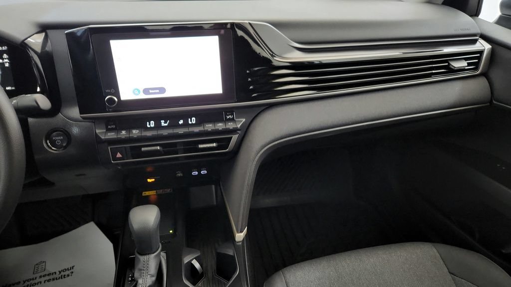 Used 2025 Toyota Camry LE AWD/4WD image 29