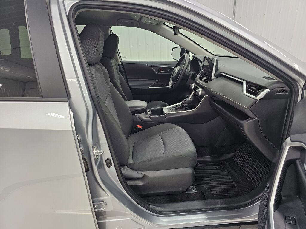 Used 2024 Toyota RAV4 XLE image 20