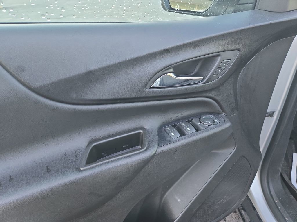 Used 2019 Chevrolet Equinox LT w/ LPO, Floor Liner Package image 10