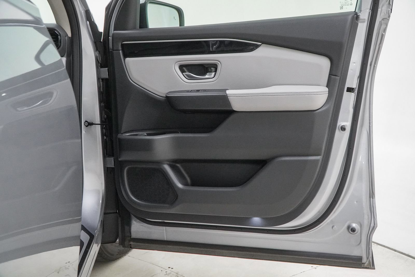 Certified 2025 Honda Pilot Touring image 39